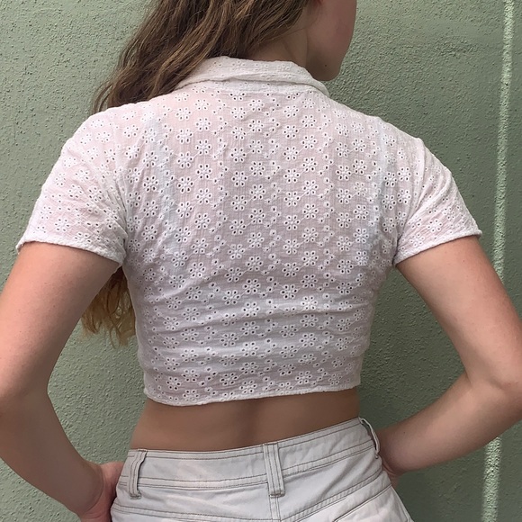UO White “Lace” Cropped Button Up 🤍 - Picture 6 of 8
